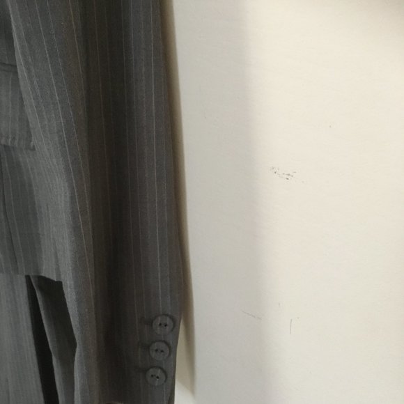 Anne Klein two piece Suit - Picture 4 of 9